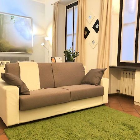 Large Studio Isola Apartment Milan Luaran gambar